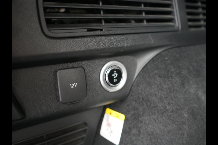 Ford Kuga 2.5 Titanium Plug In Hybrid 225pk Dealer O.H. PHEV | Trekhaak Af Fabriek | Adaptive Cruise | Blis | Sportstoelen Vewarmd | Pilot Assist | Apple Carplay | Camera | Lane Assist | Navigatie | Virtual | DAB |