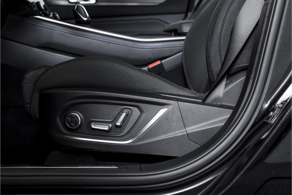 Lynk & Co 01 1.5 PHEV 261PK MY22 | Black Pakket | 360 Camera | S/K-panodak | Adapt. Cruise | Memory | Elek. klep | LM 20" | 4241