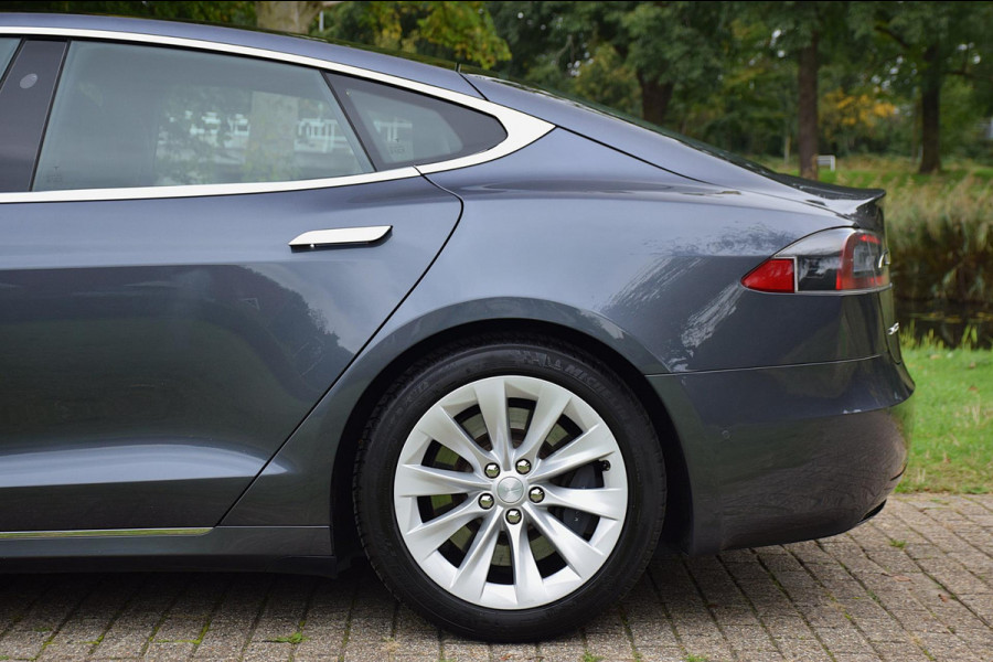 Tesla Model S 75D Base*Pano*Auto-Pilot*Nette Auto*178Dkm*2017* Tesla Model S 75D Base*Pano*Auto-Pilot*Nette Auto*178Dkm*2017*