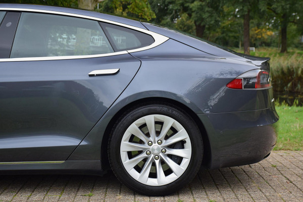Tesla Model S 75D Base*Pano*Auto-Pilot*Nette Auto*178Dkm*2017* Tesla Model S 75D Base*Pano*Auto-Pilot*Nette Auto*178Dkm*2017*