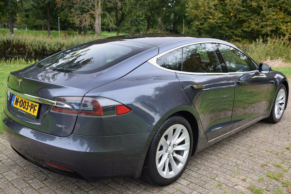 Tesla Model S 75D Base*Pano*Auto-Pilot*Nette Auto*178Dkm*2017* Tesla Model S 75D Base*Pano*Auto-Pilot*Nette Auto*178Dkm*2017*