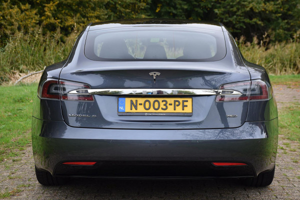 Tesla Model S 75D Base*Pano*Auto-Pilot*Nette Auto*178Dkm*2017* Tesla Model S 75D Base*Pano*Auto-Pilot*Nette Auto*178Dkm*2017*