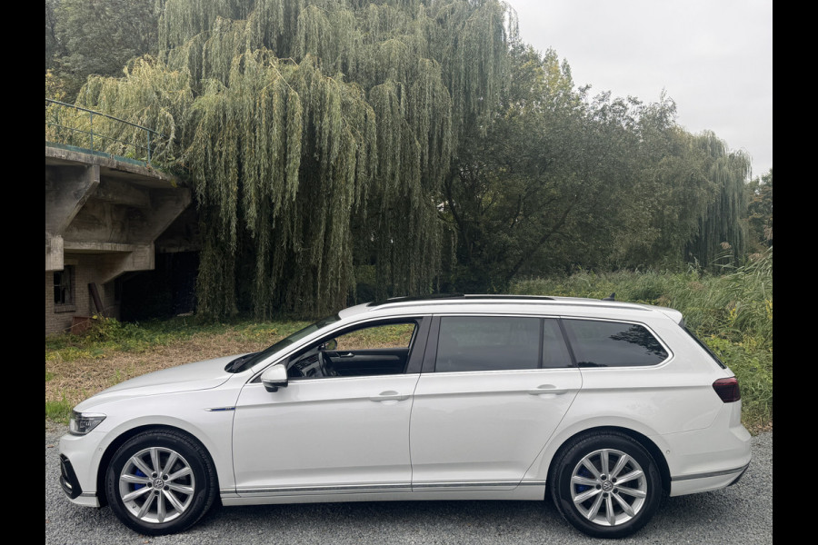 Volkswagen Passat Variant 218PK DSG HYBRID GTE BUSINESS TREKHAAK/LEDER/IQ-LIGHT/PANORAMADAK