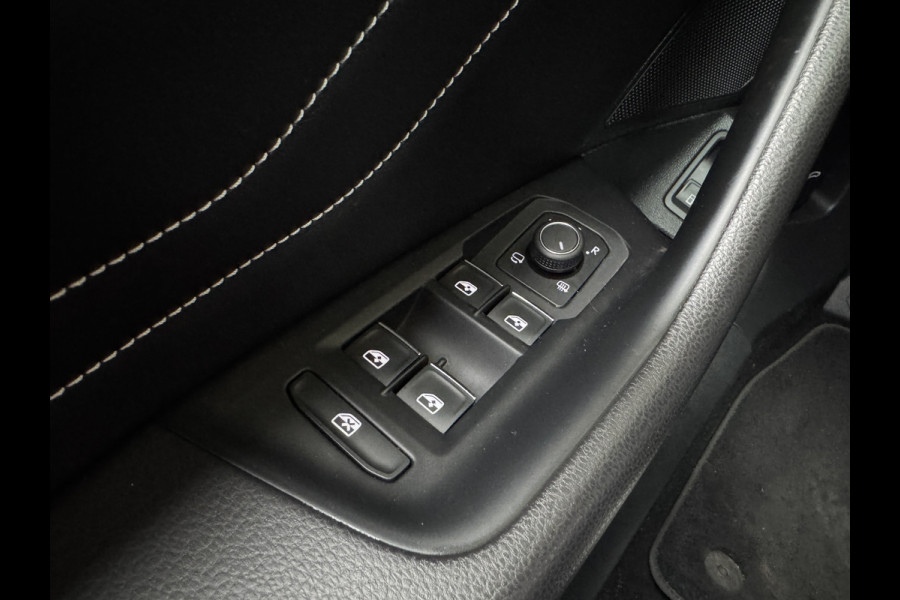 Volkswagen Passat Variant 218PK DSG HYBRID GTE BUSINESS TREKHAAK/LEDER/IQ-LIGHT/PANORAMADAK