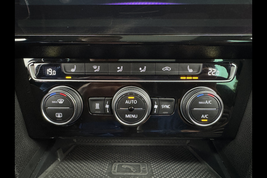 Volkswagen Passat Variant 218PK DSG HYBRID GTE BUSINESS TREKHAAK/LEDER/IQ-LIGHT/PANORAMADAK