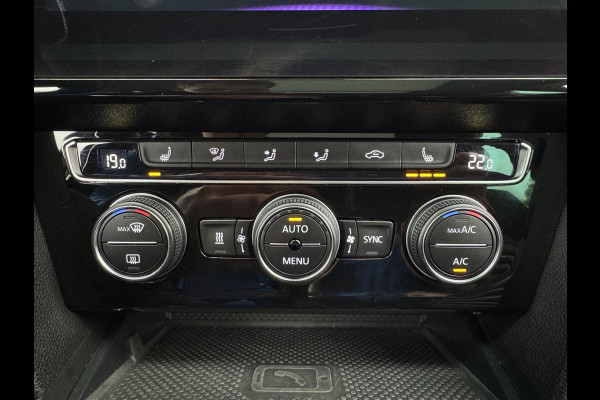Volkswagen Passat Variant 218PK DSG HYBRID GTE BUSINESS TREKHAAK/LEDER/IQ-LIGHT/PANORAMADAK