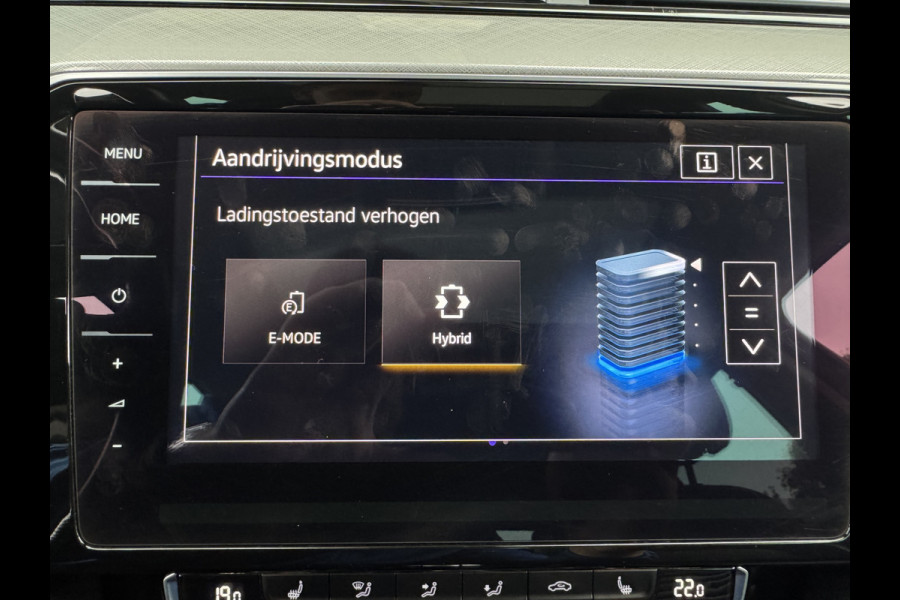 Volkswagen Passat Variant 218PK DSG HYBRID GTE BUSINESS TREKHAAK/LEDER/IQ-LIGHT/PANORAMADAK