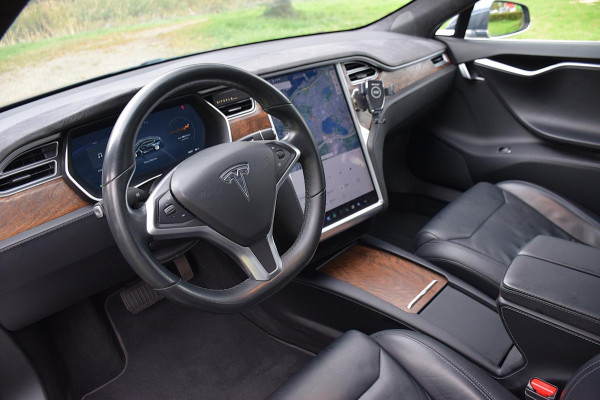 Tesla Model S 75D Base*Pano*Auto-Pilot*Nette Auto*178Dkm*2017* Tesla Model S 75D Base*Pano*Auto-Pilot*Nette Auto*178Dkm*2017*