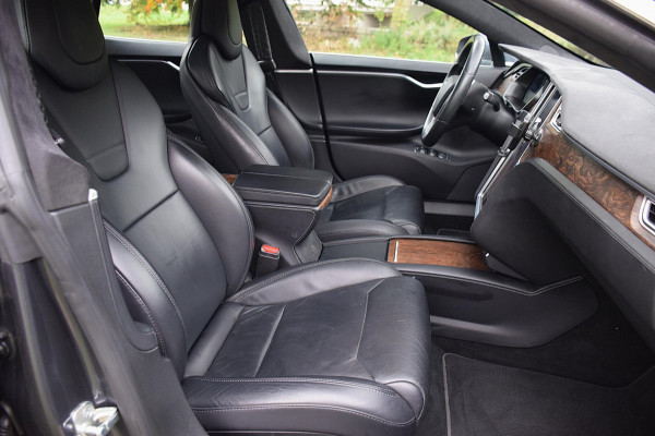 Tesla Model S 75D Base*Pano*Auto-Pilot*Nette Auto*178Dkm*2017* Tesla Model S 75D Base*Pano*Auto-Pilot*Nette Auto*178Dkm*2017*