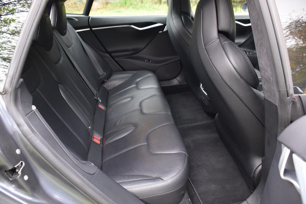 Tesla Model S 75D Base*Pano*Auto-Pilot*Nette Auto*178Dkm*2017* Tesla Model S 75D Base*Pano*Auto-Pilot*Nette Auto*178Dkm*2017*
