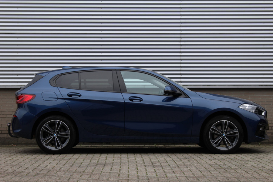 BMW 1-serie 118i Executive Edition | Cruise Control | Origin NL | Parkeersensoren | Navigatie