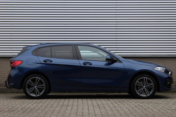 BMW 1-serie 118i Executive Edition | Cruise Control | Origin NL | Parkeersensoren | Navigatie
