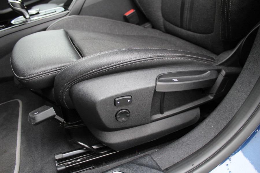 BMW 1-serie 118i Executive Edition | Cruise Control | Origin NL | Parkeersensoren | Navigatie