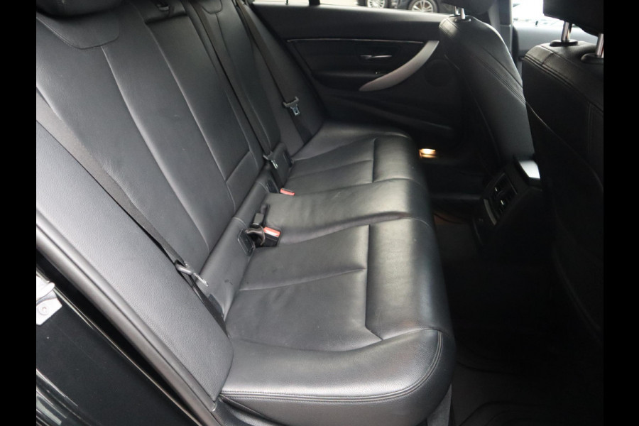 BMW 3 Serie Touring 320i Centennial High Executive M Sport / Sportleder / HiFi