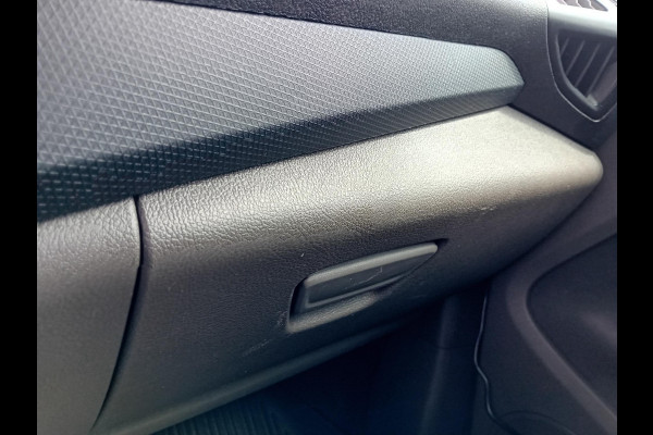 Ford Transit Connect 100pk L2 Trend Automaat Trekhaak Airco Navi Cruise Automaat Trekhaak Navi Airco PDC A Cruise 3Zits Camera DAB+