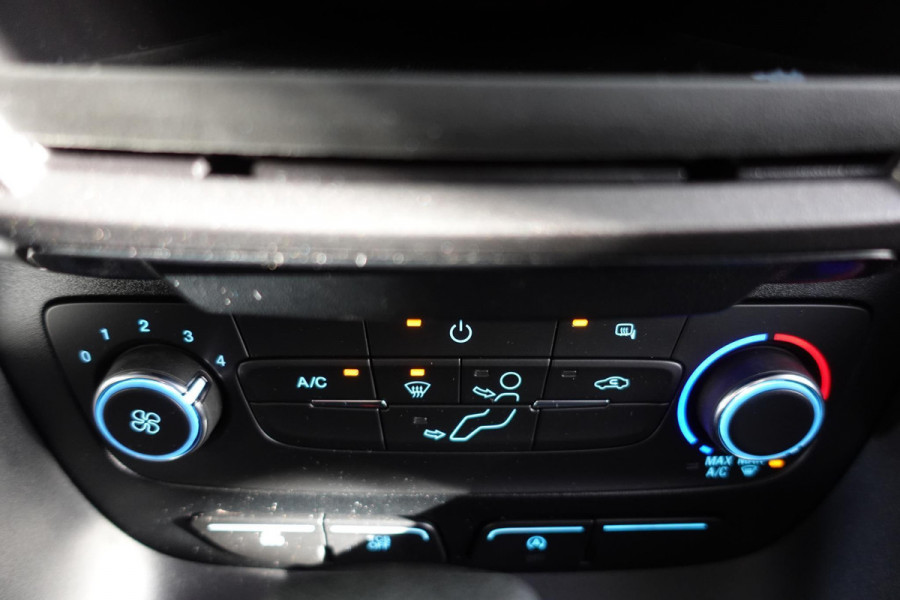 Ford Transit Connect 100pk L2 Trend Automaat Trekhaak Airco Navi Cruise Automaat Trekhaak Navi Airco PDC A Cruise 3Zits Camera DAB+