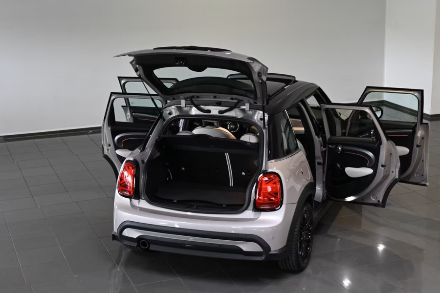 MINI 1.5 Cooper Yours 5-DRS ** LED, VIRTUAL, CHESTER LEDER, PANORAMA, CAMERA, HuD, 17-inch LMV ** 1e Eig - MINI ONDERH. ** ** INFORMEER OOK NAAR ONZE AANTREKKELIJKE FINANCIAL-LEASE TARIEVEN **