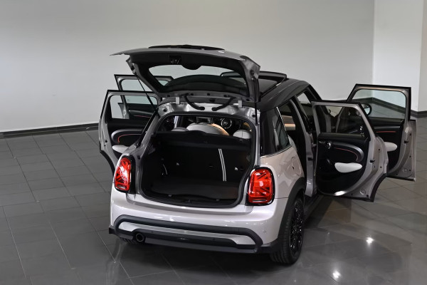 MINI 1.5 Cooper Yours 5-DRS ** LED, VIRTUAL, CHESTER LEDER, PANORAMA, CAMERA, HuD, 17-inch LMV ** 1e Eig - MINI ONDERH. ** ** INFORMEER OOK NAAR ONZE AANTREKKELIJKE FINANCIAL-LEASE TARIEVEN **