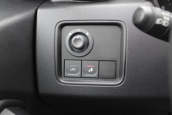 Dacia Duster 1.0 TCe 100 Bi-Fuel Journey / Full option! / Trekhaak / Camera / Half leder / 17'' / Keyless / Navigatie / DAB / Stoelverwarming / Cruise Control