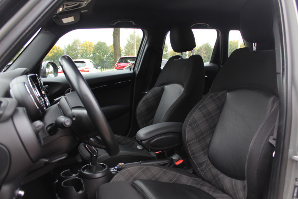 MINI Mini 2.0 Cooper S Pepper / Navigatie / Half leder / Parkeerhulp / Keyless / 17'' / Cruise Control