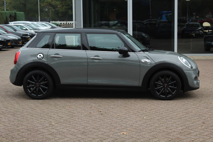 MINI Mini 2.0 Cooper S Pepper / Navigatie / Half leder / Parkeerhulp / Keyless / 17'' / Cruise Control