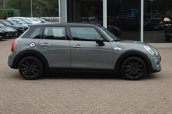 MINI Mini 2.0 Cooper S Pepper / Navigatie / Half leder / Parkeerhulp / Keyless / 17'' / Cruise Control
