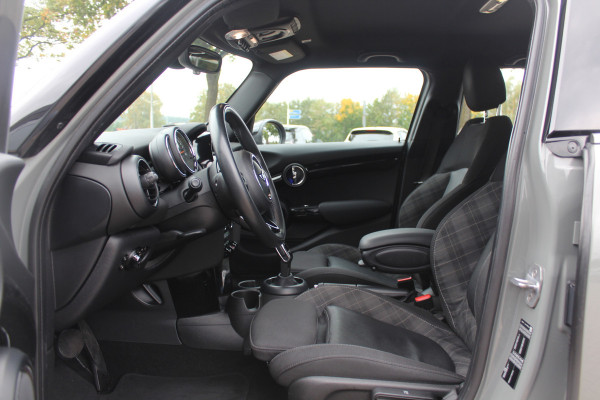 MINI Mini 2.0 Cooper S Pepper / Navigatie / Half leder / Parkeerhulp / Keyless / 17'' / Cruise Control