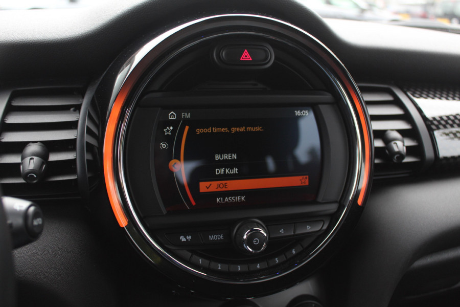 MINI Mini 2.0 Cooper S Pepper / Navigatie / Half leder / Parkeerhulp / Keyless / 17'' / Cruise Control