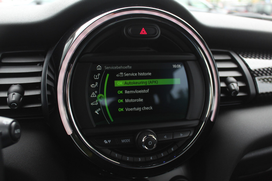 MINI Mini 2.0 Cooper S Pepper / Navigatie / Half leder / Parkeerhulp / Keyless / 17'' / Cruise Control