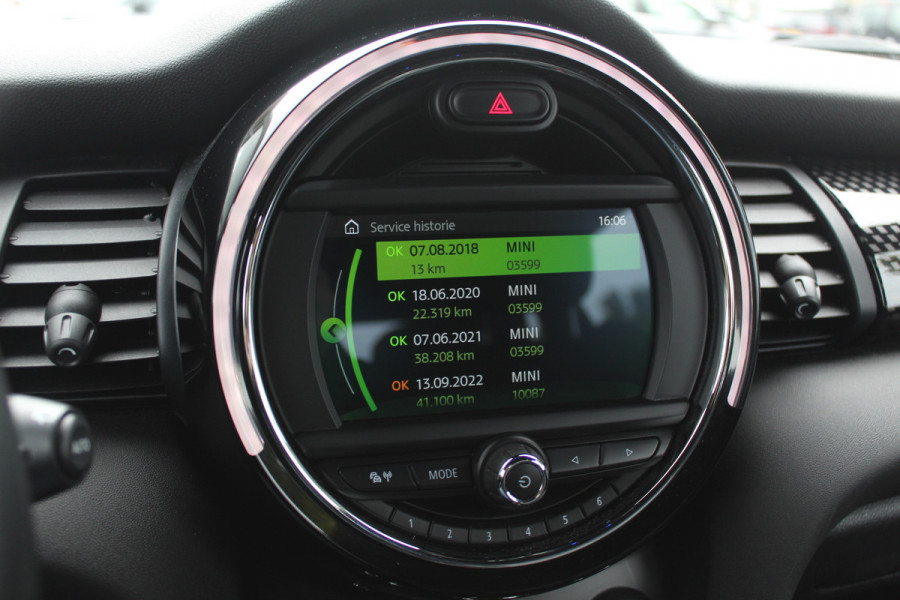 MINI Mini 2.0 Cooper S Pepper / Navigatie / Half leder / Parkeerhulp / Keyless / 17'' / Cruise Control