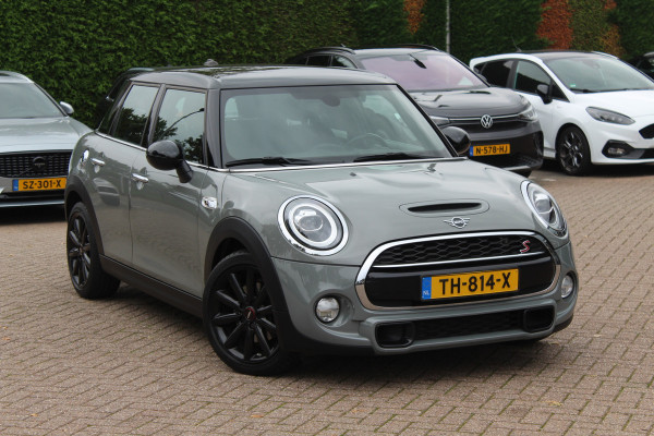 MINI Mini 2.0 Cooper S Pepper / Navigatie / Half leder / Parkeerhulp / Keyless / 17'' / Cruise Control