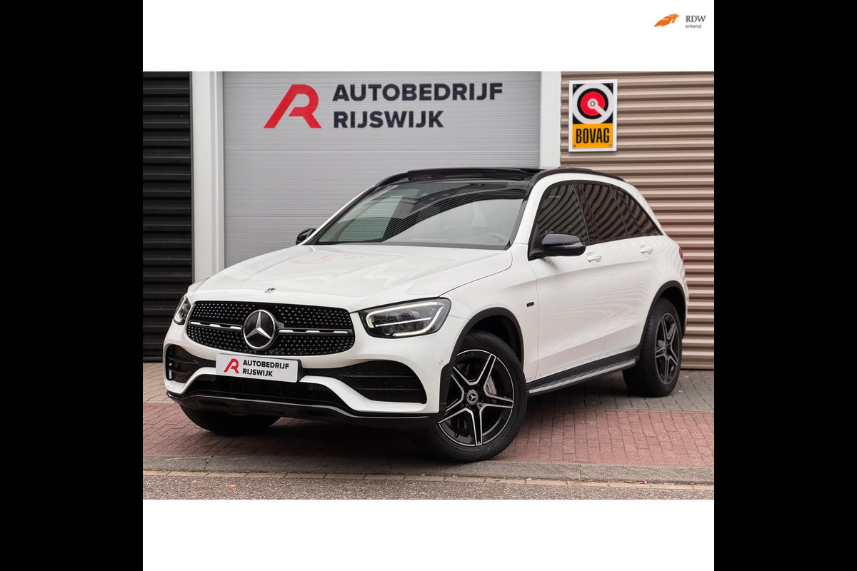 Mercedes-Benz GLC 300e 4MATIC AMG Pano/Camera/Dodehoek/Virtual Mercedes-Benz GLC 300e 4MATIC AMG Pano/Camera/Dodehoek/Virtual