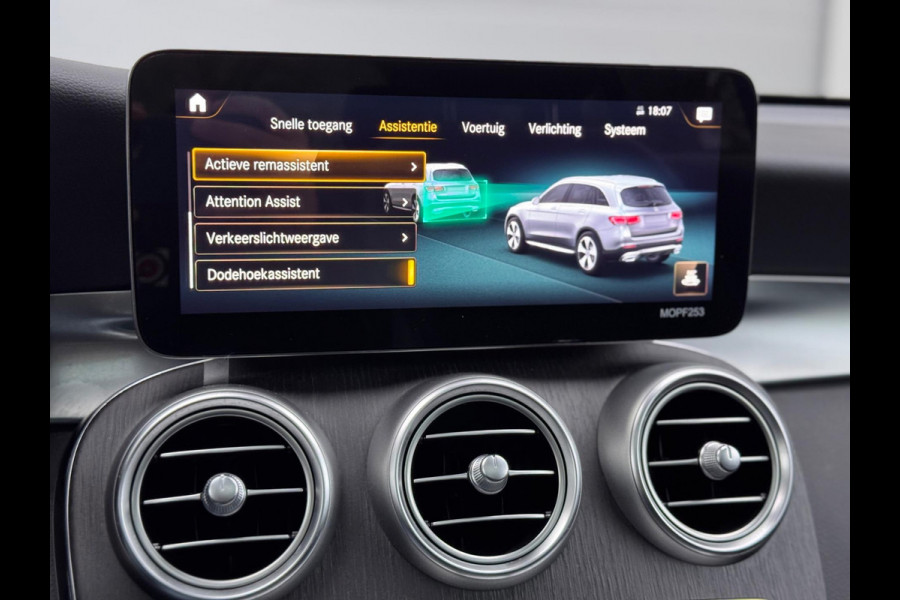 Mercedes-Benz GLC 300e 4MATIC AMG Pano/Camera/Dodehoek/Virtual