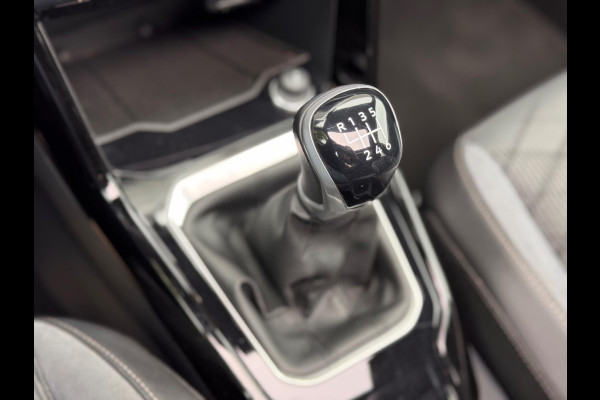 Volkswagen T-Roc 1.5 TSI R-Line Business Pano/AppleCarPlay/Camera
