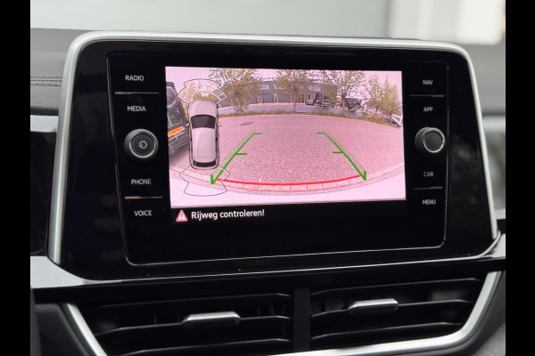 Volkswagen T-Roc 1.5 TSI R-Line Business Pano/AppleCarPlay/Camera