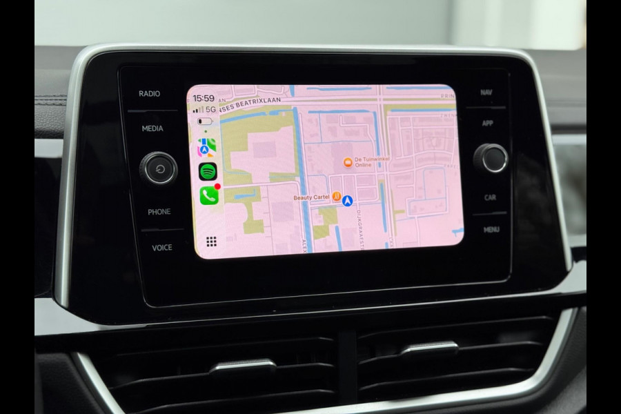 Volkswagen T-Roc 1.5 TSI R-Line Business Pano/AppleCarPlay/Camera