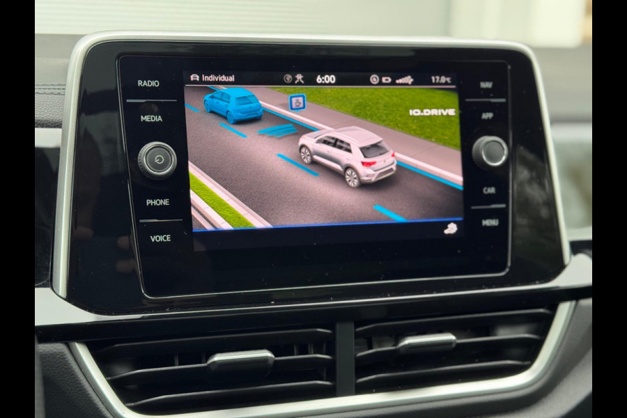 Volkswagen T-Roc 1.5 TSI R-Line Business Pano/AppleCarPlay/Camera
