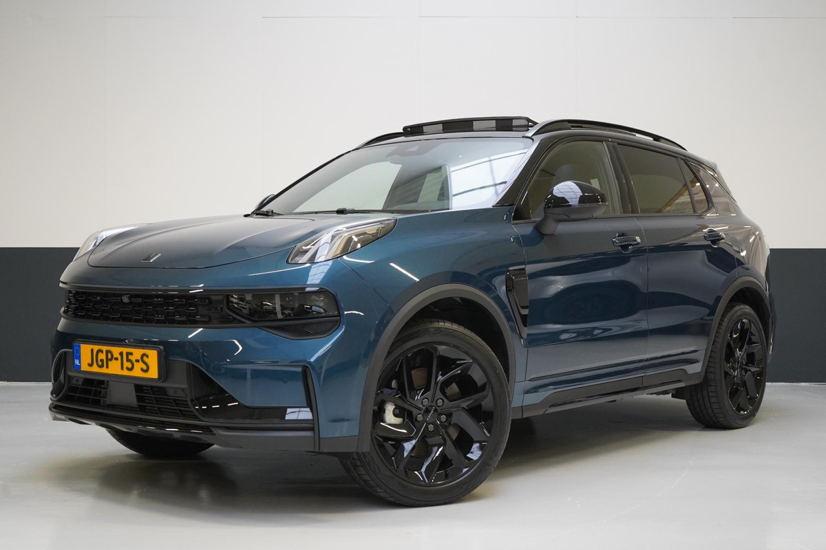 Lynk & Co 01 1.5 | Zwart optiek | Panoramadak | Navigatie | Memory | Apple CarPlay Lynk & Co 01 1.5 | Zwart optiek | Panoramadak | Navigatie | Memory | Apple CarPlay
