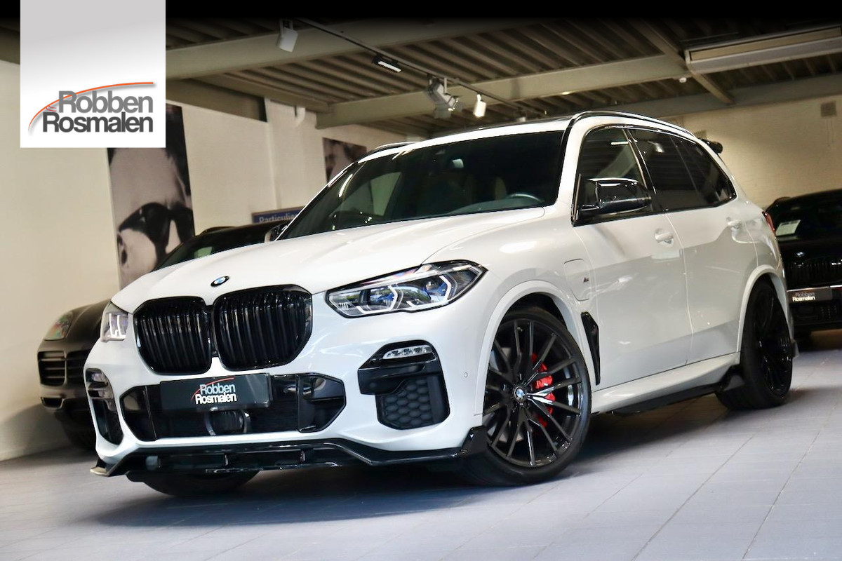 BMW X5 xDrive45e M Sport|PANO|22''|AKRA|AERO Body BMW X5 xDrive45e M Sport|PANO|22''|AKRA|AERO Body