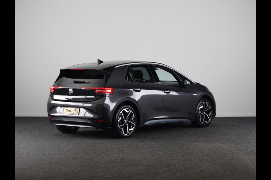 Volkswagen ID.3 First Plus 58 kWh 204 pk | Navigatie | Parkeersensoren | Achteruitrijcamera | Matrix LED koplampen | Stoelverwarming |