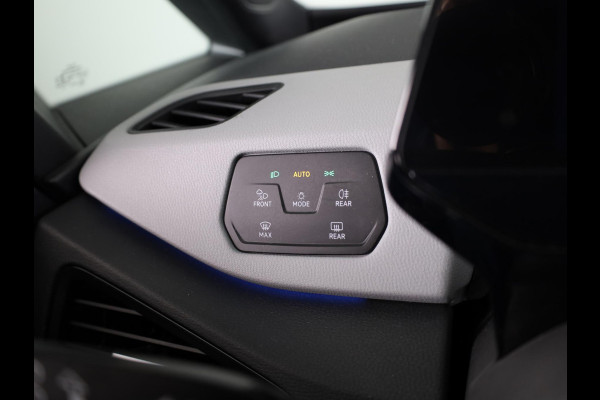 Volkswagen ID.3 First Plus 58 kWh 204 pk | Navigatie | Parkeersensoren | Achteruitrijcamera | Matrix LED koplampen | Stoelverwarming |