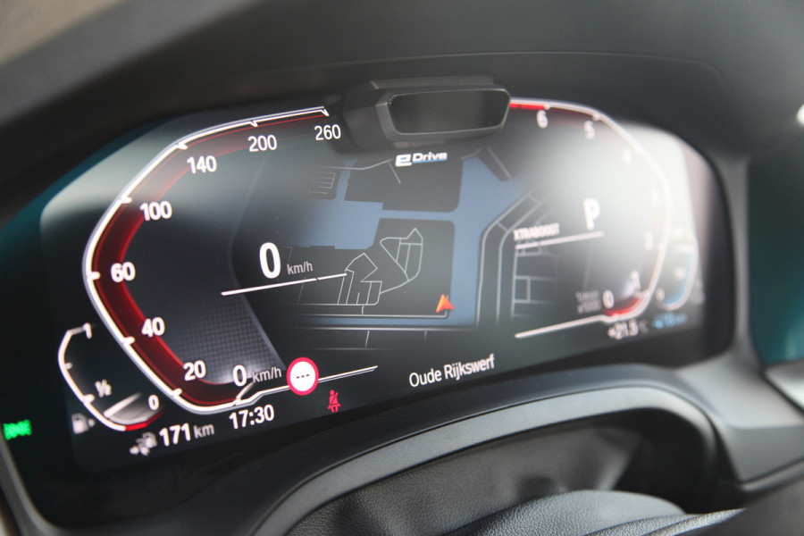 BMW 3-serie 330e M Sport HD/Adaptive/trekhaak/laser/Memory BMW 3-serie 330e M Sport HD/Adaptive/trekhaak/laser/Memory