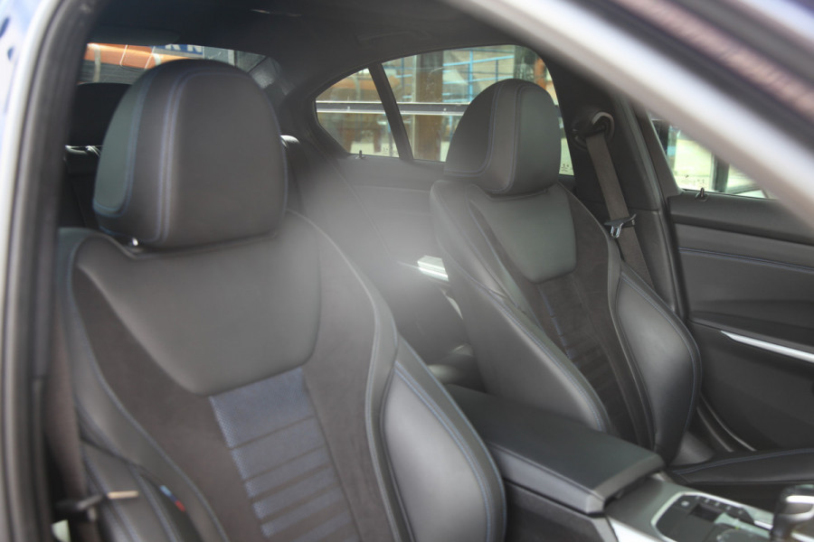 BMW 3-serie 330e M Sport HD/Adaptive/trekhaak/laser/Memory BMW 3-serie 330e M Sport HD/Adaptive/trekhaak/laser/Memory