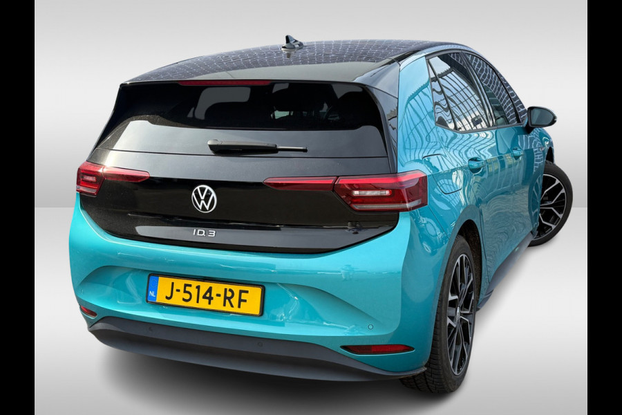 Volkswagen ID.3 First Max 58 kWh / Full option! / Trekhaak / Panoramadak / Camera / Head-up / Keyless / 20'' / ACC / Dodehoek / Elektr. stoelen / Massage / Navigatie / Stuurverwarming