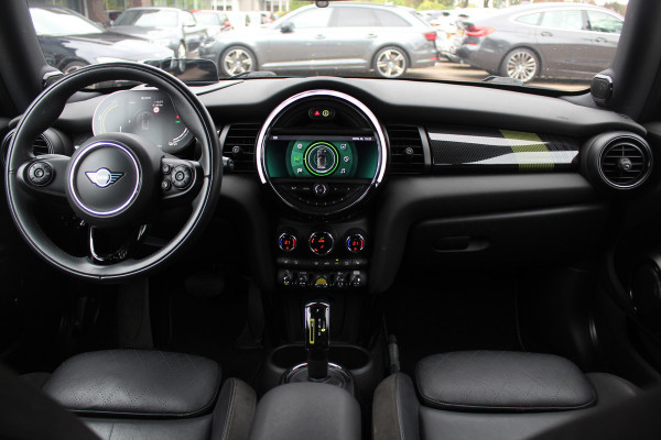 MINI Mini Electric Charged 33 kWh / Camera / Head-up / Leder / Harman Kardon / Keyless / 17'' / CarPlay / Stoelverwarming / Matrix LED / DAB / Cruise Control
