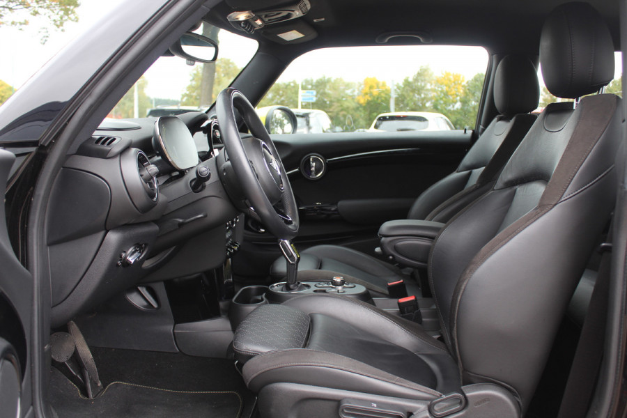 MINI Mini Electric Charged 33 kWh / Camera / Head-up / Leder / Harman Kardon / Keyless / 17'' / CarPlay / Stoelverwarming / Matrix LED / DAB / Cruise Control