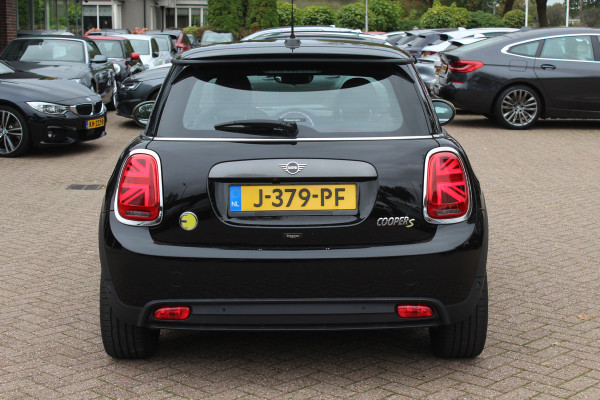 MINI Mini Electric Charged 33 kWh / Camera / Head-up / Leder / Harman Kardon / Keyless / 17'' / CarPlay / Stoelverwarming / Matrix LED / DAB / Cruise Control