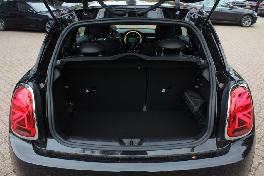 MINI Mini Electric Charged 33 kWh / Camera / Head-up / Leder / Harman Kardon / Keyless / 17'' / CarPlay / Stoelverwarming / Matrix LED / DAB / Cruise Control