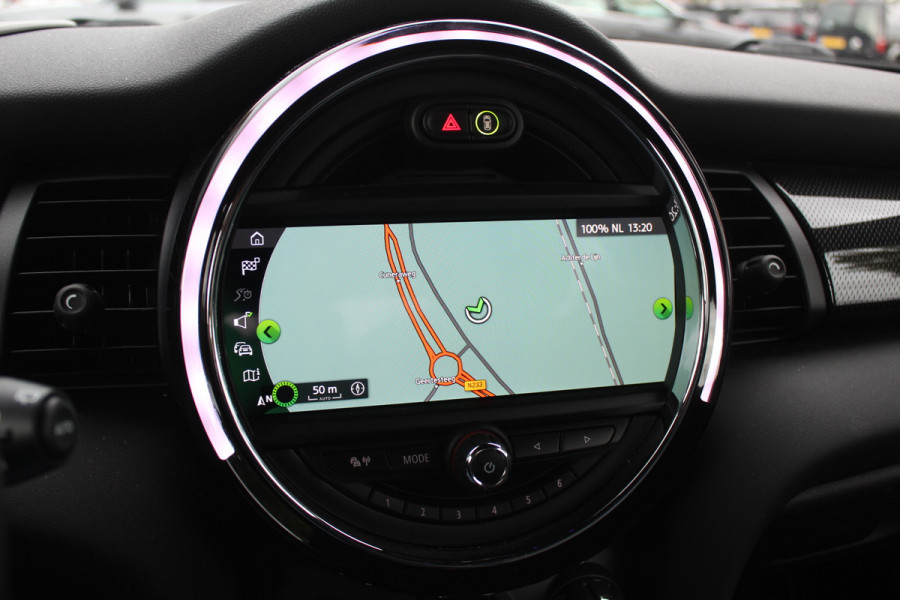 MINI Mini Electric Charged 33 kWh / Camera / Head-up / Leder / Harman Kardon / Keyless / 17'' / CarPlay / Stoelverwarming / Matrix LED / DAB / Cruise Control