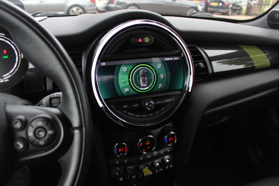 MINI Mini Electric Charged 33 kWh / Camera / Head-up / Leder / Harman Kardon / Keyless / 17'' / CarPlay / Stoelverwarming / Matrix LED / DAB / Cruise Control